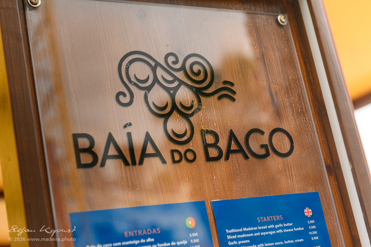 Aussentafel des Restaurants Baía do Bago
