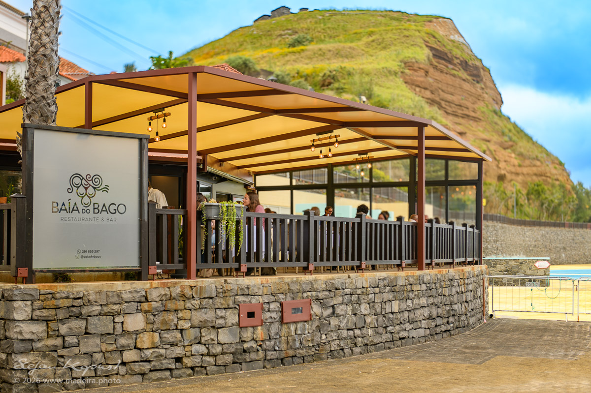 Terrasse des Baía do Bago mit Meerblick