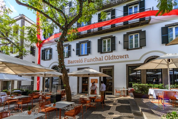 Barceló Funchal Oldtown mit Weihnachtsdekoration und NOZ-Terrasse